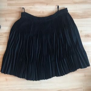 VINCE navy pleated skirt